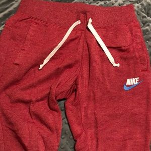 Nike Sportswear Heritage Joggers